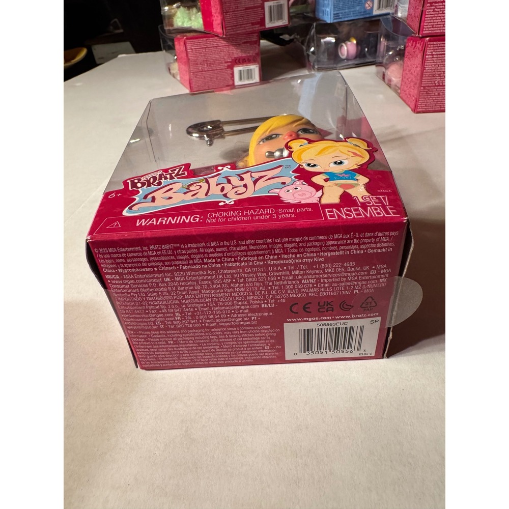 Bratz Babyz Cloe Doll 2023 MGA Entertainment New in Box with Pet Pig and Blanket - Picture 7 of 7